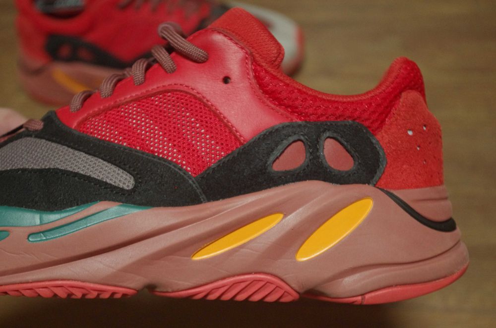Кроссовки Adidas Yeezy Boost 700 Red HQ6979 оригінал 43,5 стан чудовий