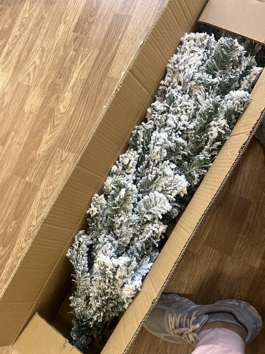 Arvore natal com neve 150cm + decoracao dourada