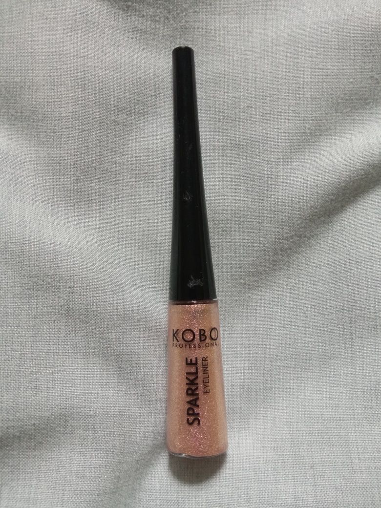 Eyeliner brokatowy