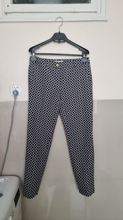 MICHAEL KORS Spodnie Cygaretki MK Łańcuchy Czarno-Białe Rozmiar 4 / S