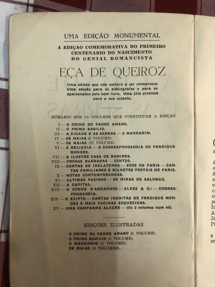 Livro  “A Cidade e as Serras” Eça de Queiroz
