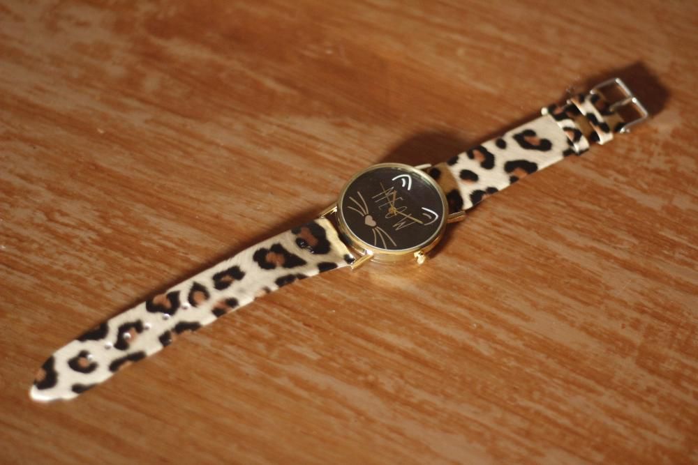 Relógio Senhora - Gato (NOVO)