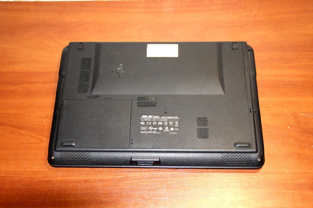 Asus K50IJ Celeron DС T3000 1.8Ghz/2gb/250gb/wifi/15.6"