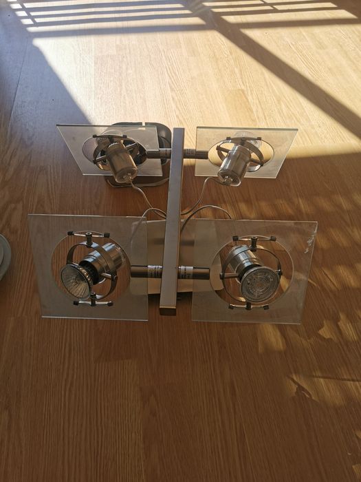 Três Focos de tecto