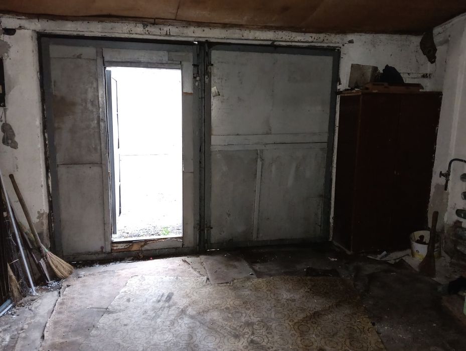 Сдам широкий капитальный гараж в хорошей локации