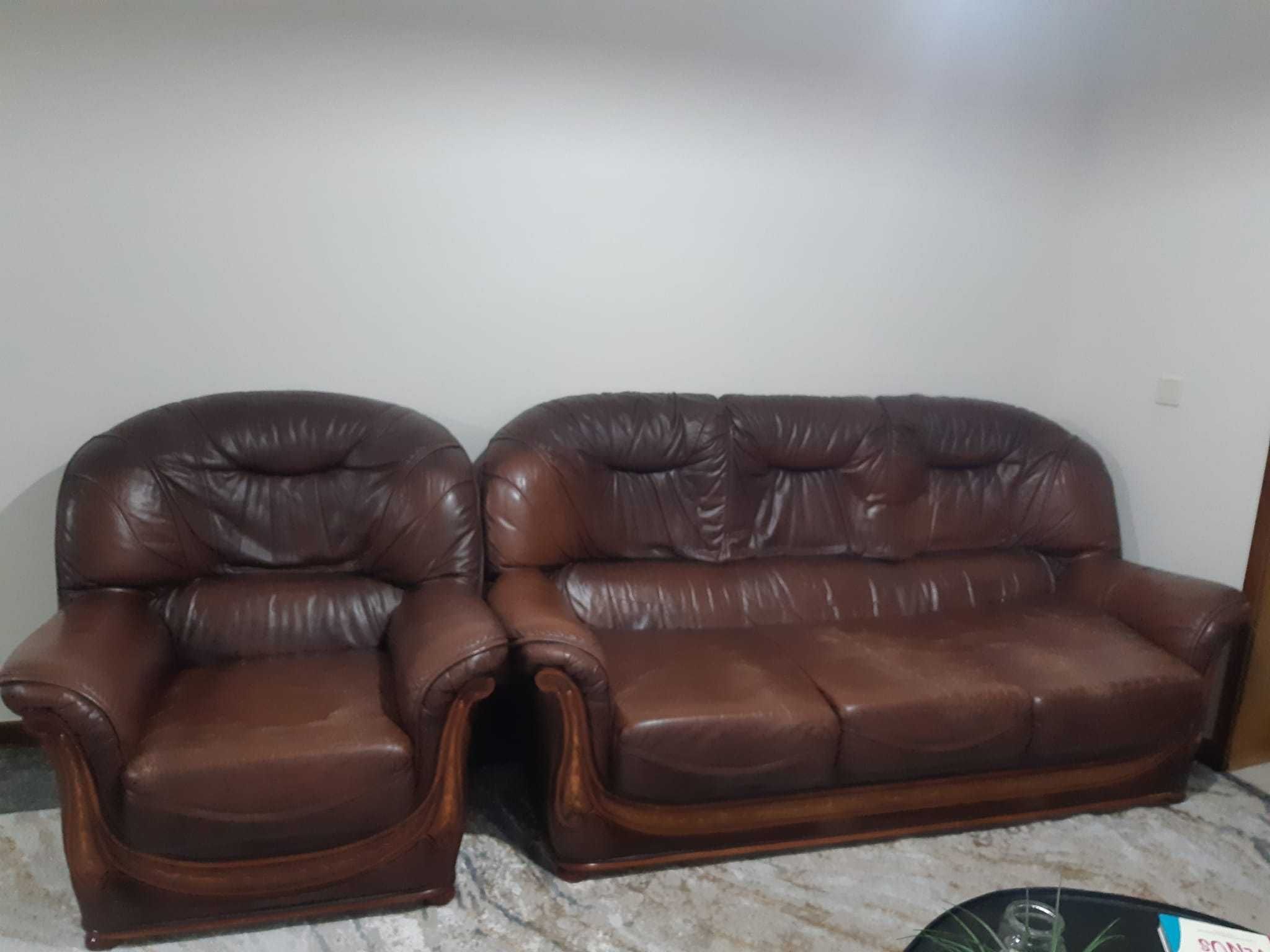 Sofá +  2 dois cadeirões