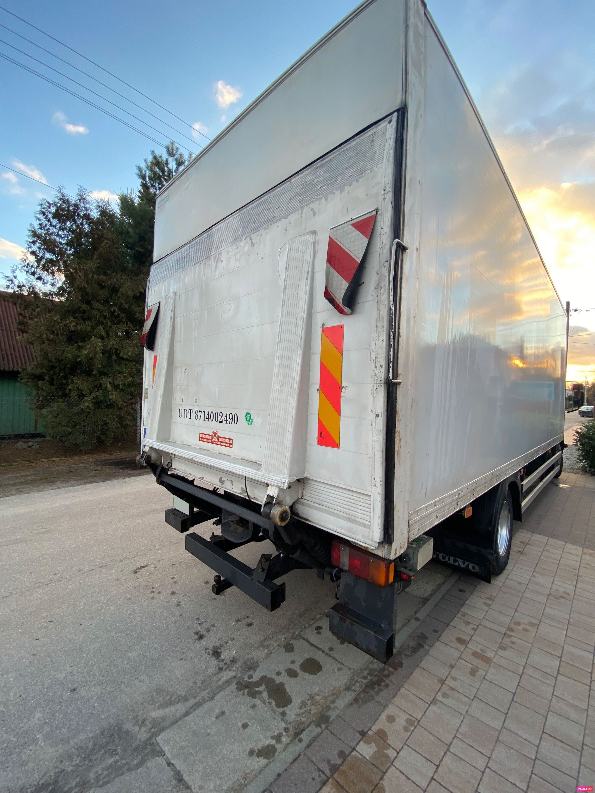 Volvo FL6 220 izoterma, z windą