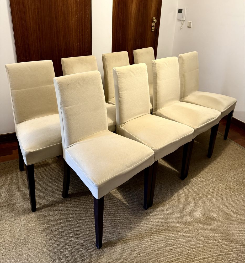 Mesa de Jantar 140x140 cm + 8 Cadeiras Estofadas — Conjunto Completo