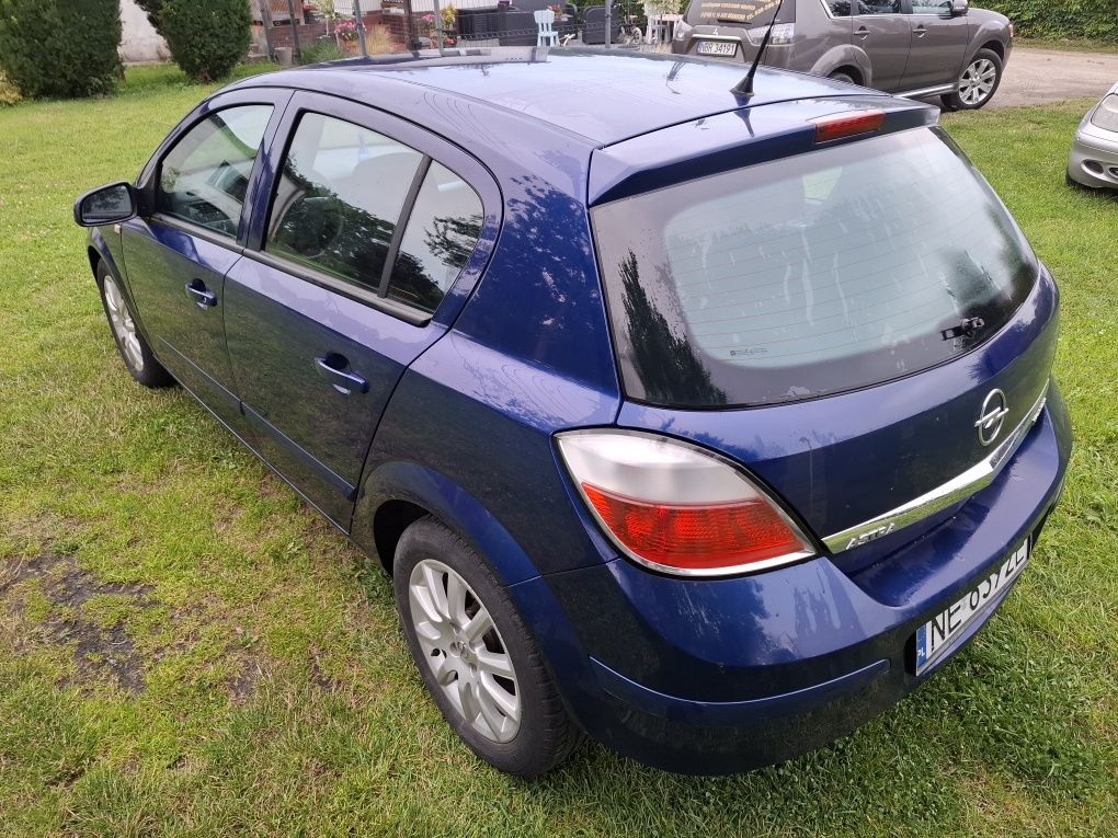 Astra H / 1.6 benzyna