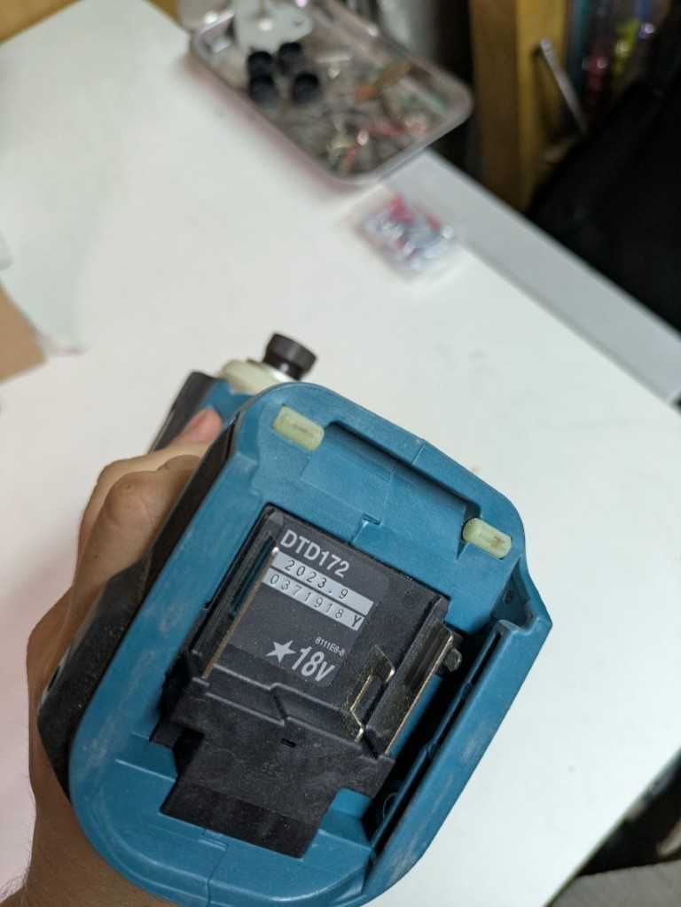 Aparafusadora de Impacto Makita DTD172Z 18V LXT