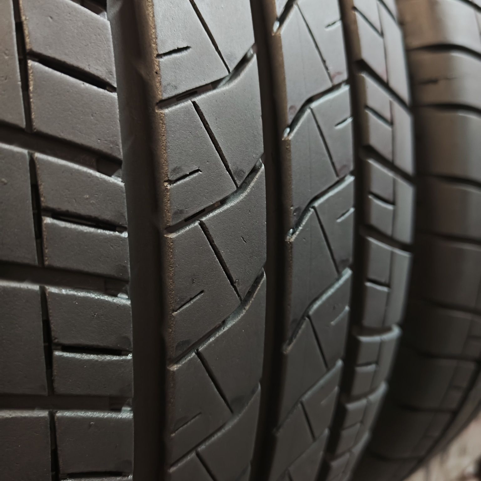 215/65/16 C Sprzedam parę opon letnich Bridgestone