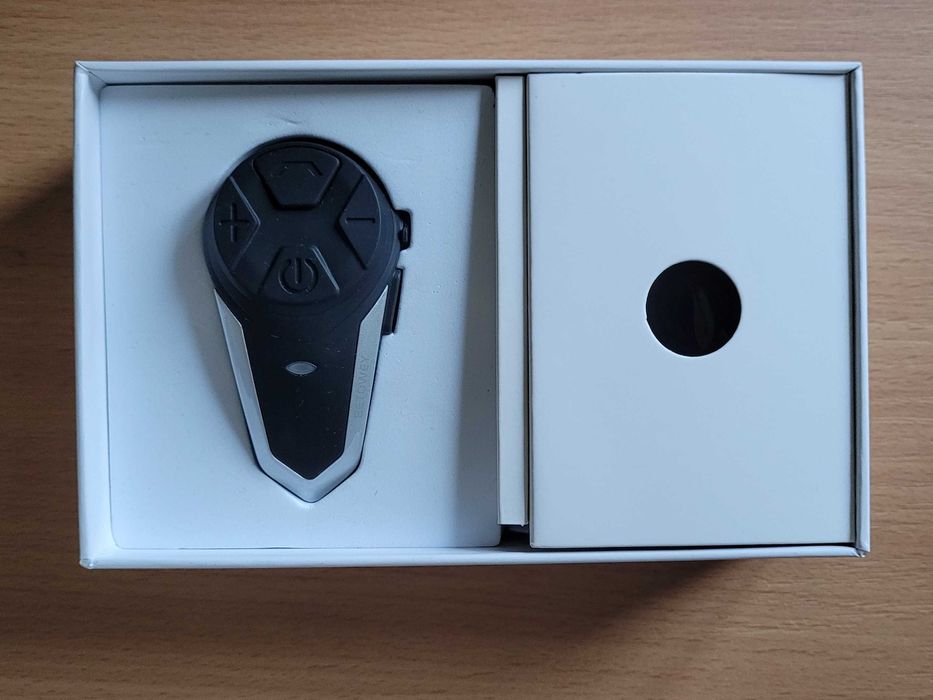 Zestaw słuchawkowy Bluetooth do kasku z interkomem i FM BETOWEY BT-S3