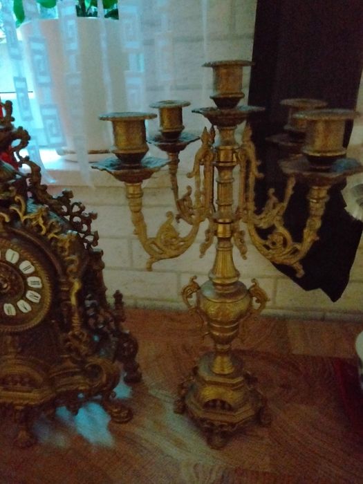 Zegar i dwa świeczniki z mosiądzu