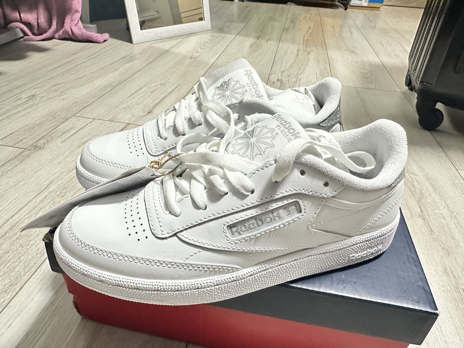 Кросівки reebok 37 р