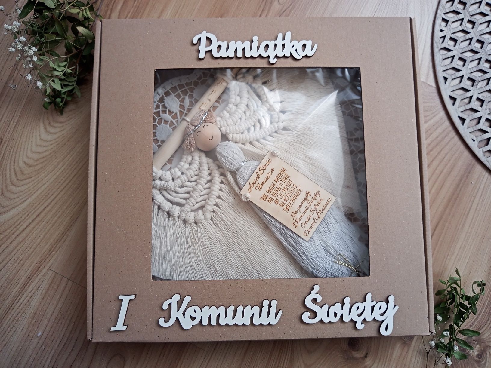 Anioł stróż ze sznurka aniołek z grawerem pamiątka 1 Komunii Świętej