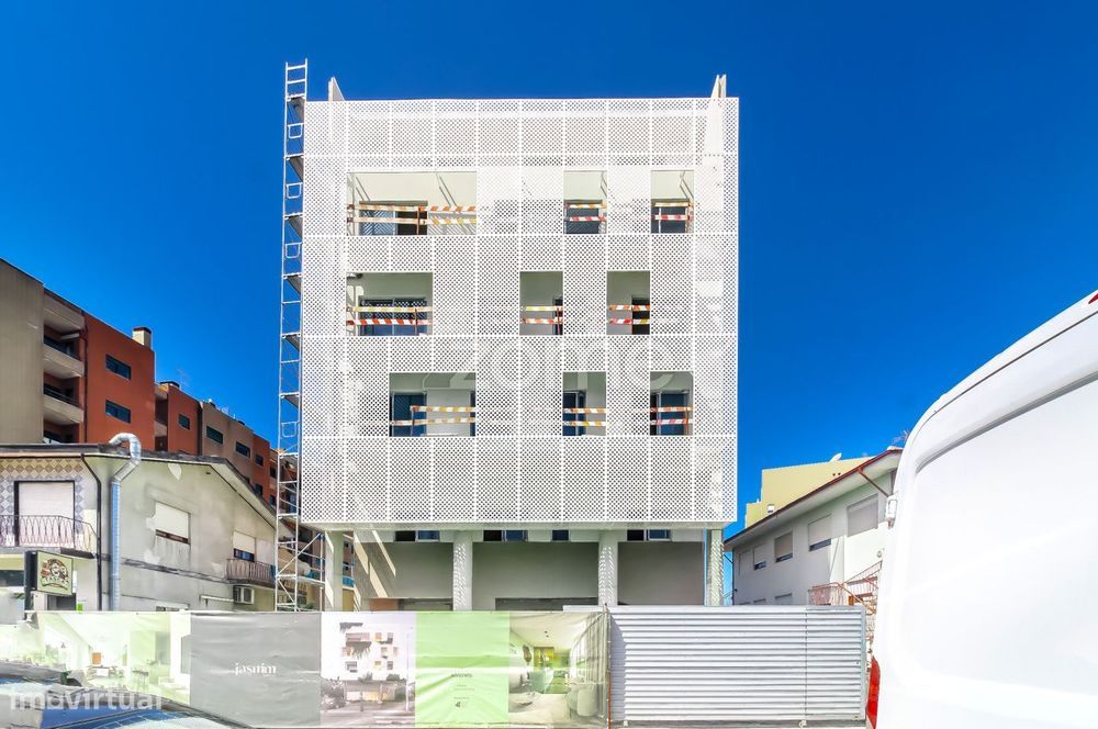 T2 com varanda e lugar de garagem, centro Paços de Ferreira