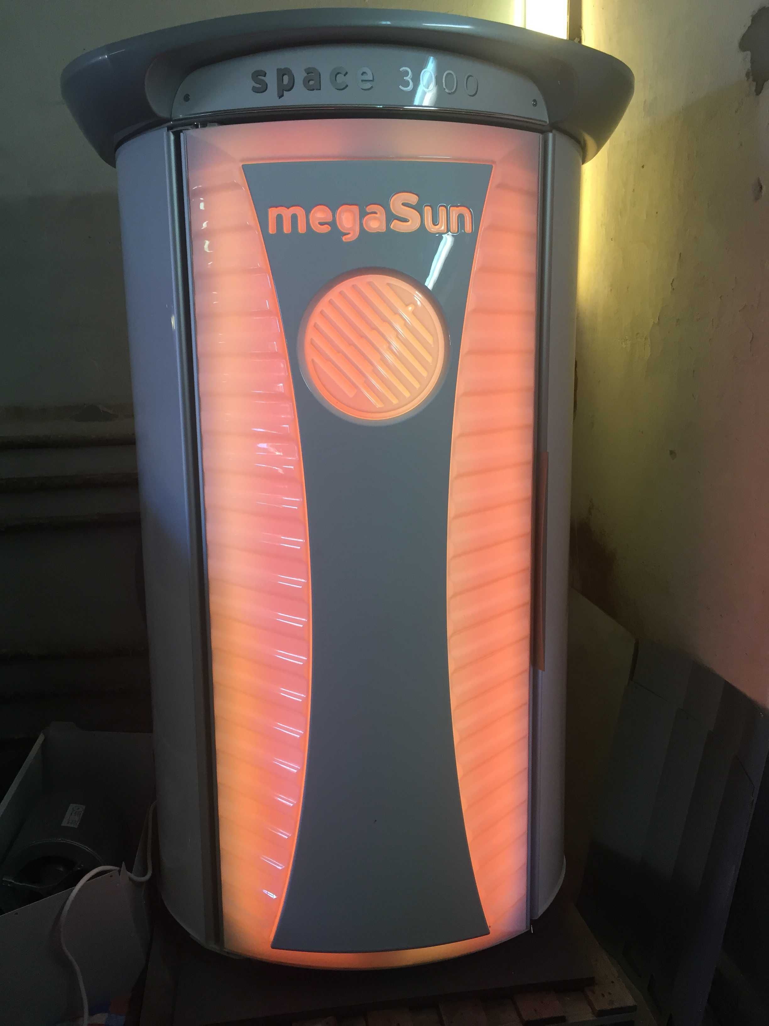 Solarium MegaSun Space 3000 z vibrą