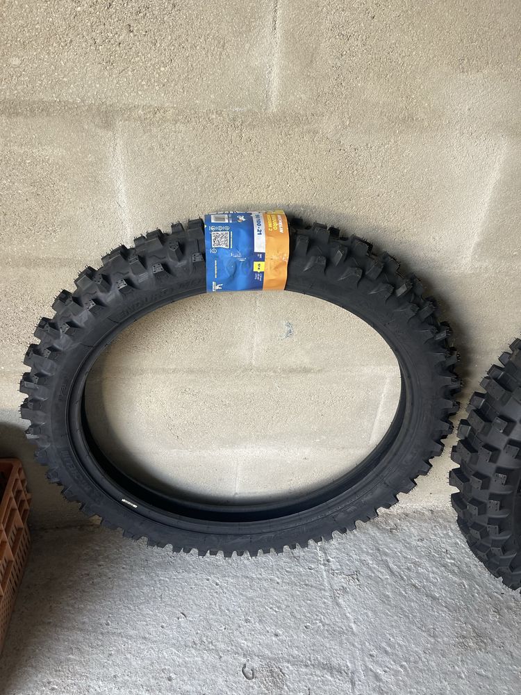 Pneus starcross 6 par novos nunca usados