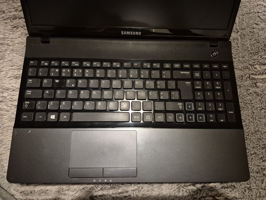 Portátil avariado Samsung np300e5c