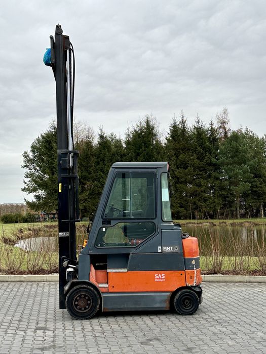 Toyota 3,5 t tylko 2500 mth, elektr. kabina ogrzewana, przebieg 2458h