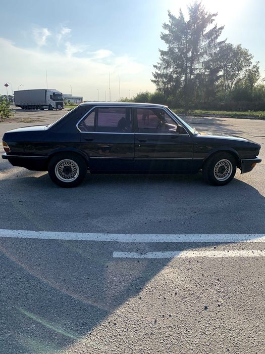 Продам BMW e28 акула