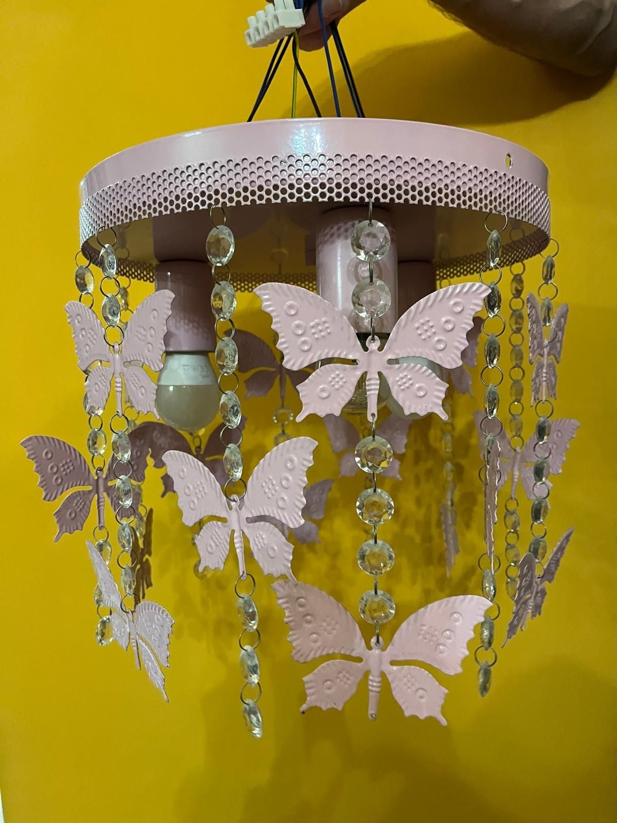 Lampa różowa z motylkami i kryształkami