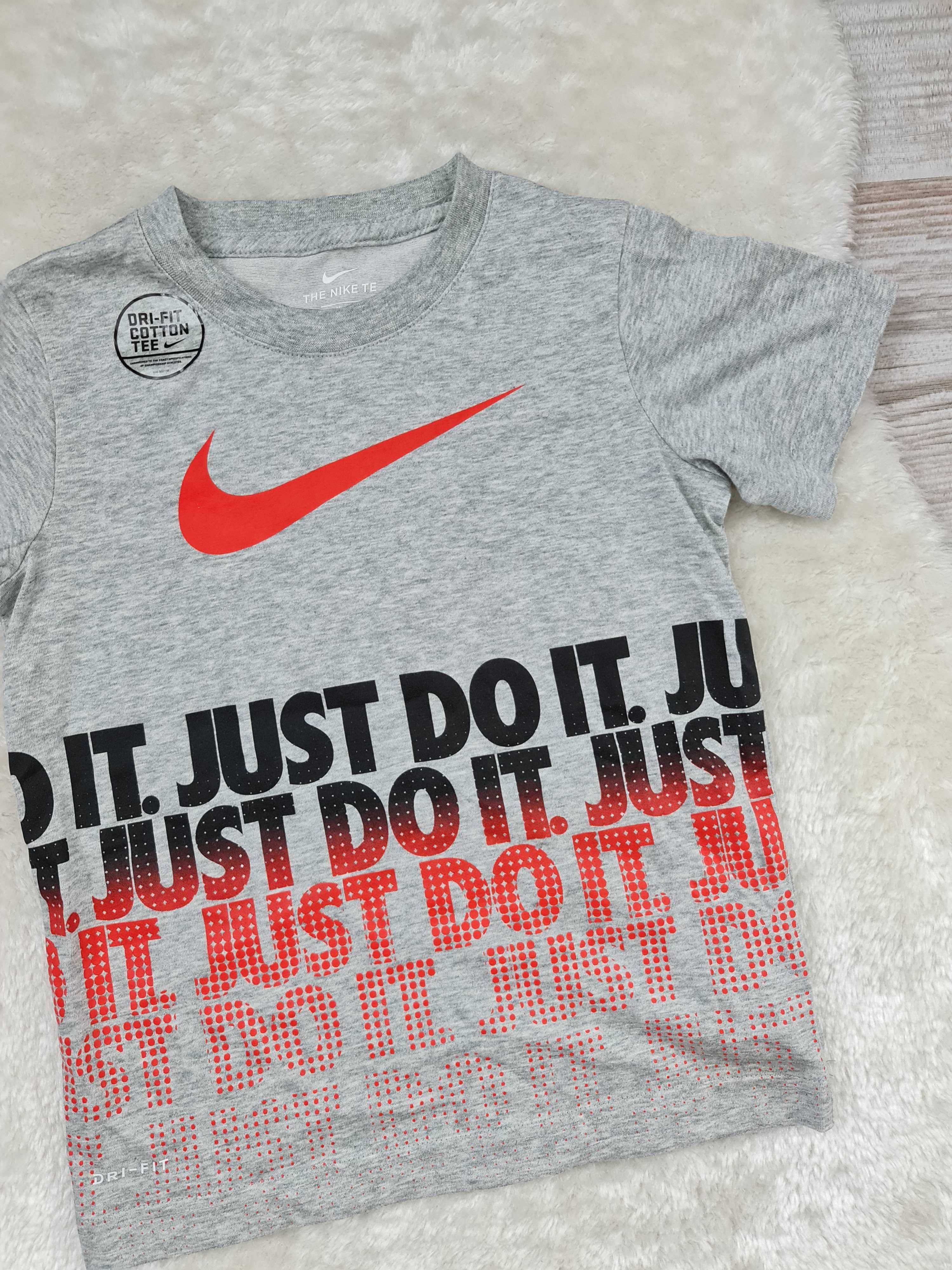 Koszulka T-shirt Nike Swoosh Rozmiar 110 - 116 na Wiek 5 a 6 Lat NOWA