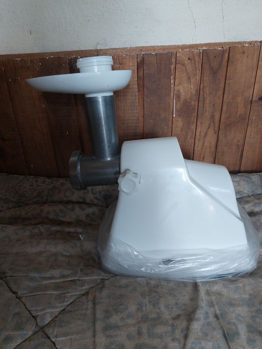 Електромясорубка Ельво