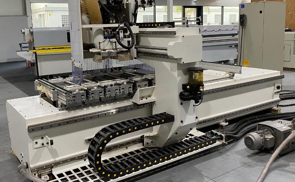 CNC COMAC FL 26.09 – Alta Precisão – Pronta a Trabalhar – Maia