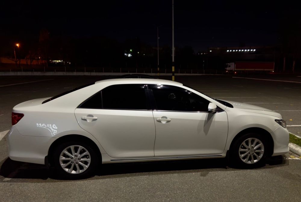 Toyota Camry 2011 рік