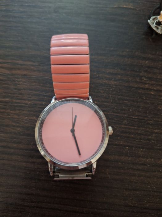 Якісна біжутерія. Браслети, підвіски, годинник