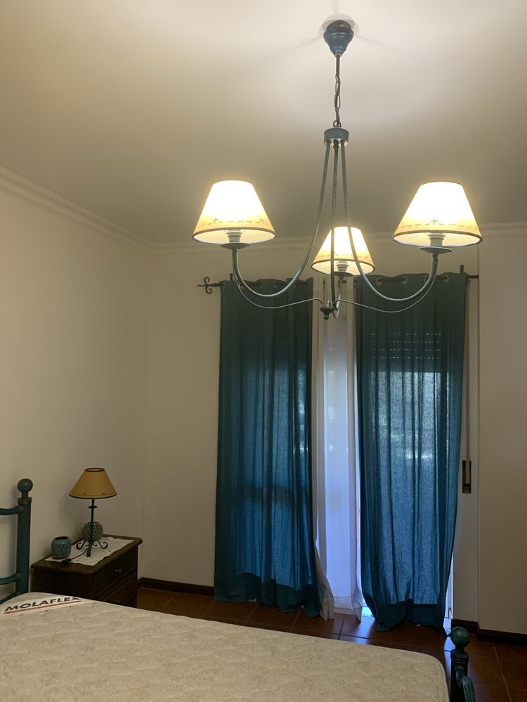 Mobilia completa quarto casal + colchão + candeeiros + cortinados