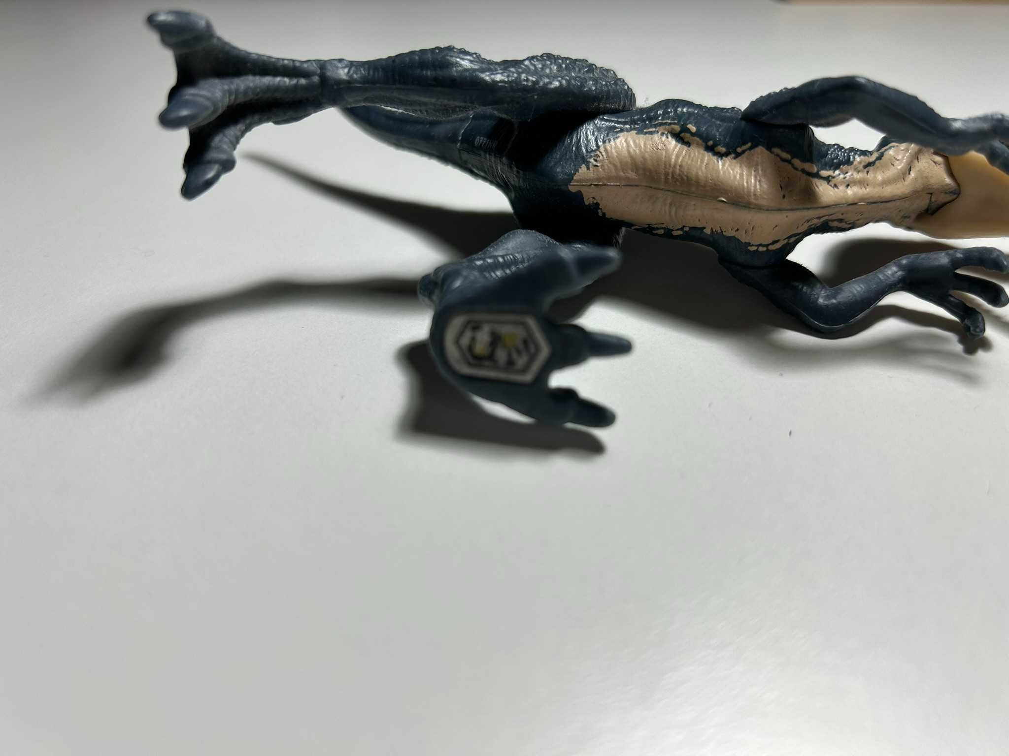 Jurassic World - Niebezpieczny dinozaur - mięsożerca