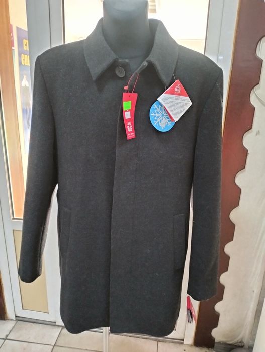 Нове чоловиче пальто