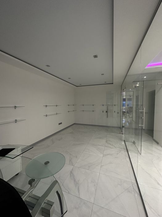 Офис с ремонтом и мебелью , большой метраж