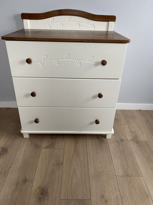 Sprzedam komode z lozeczkiem