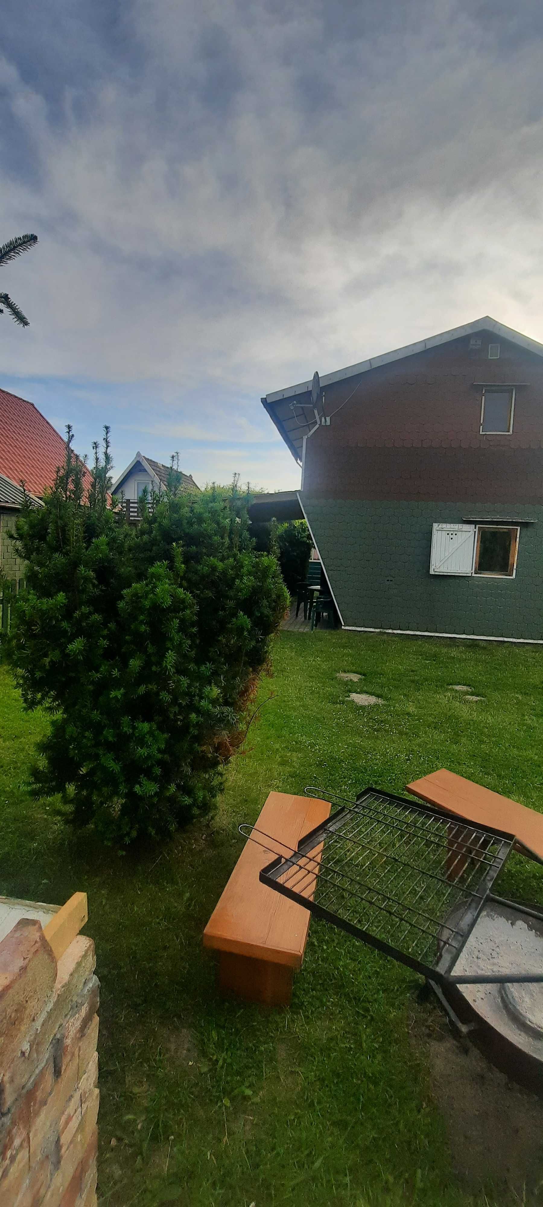 Pod Wierzbą - domek letniskowy nad jeziorem Łętowo