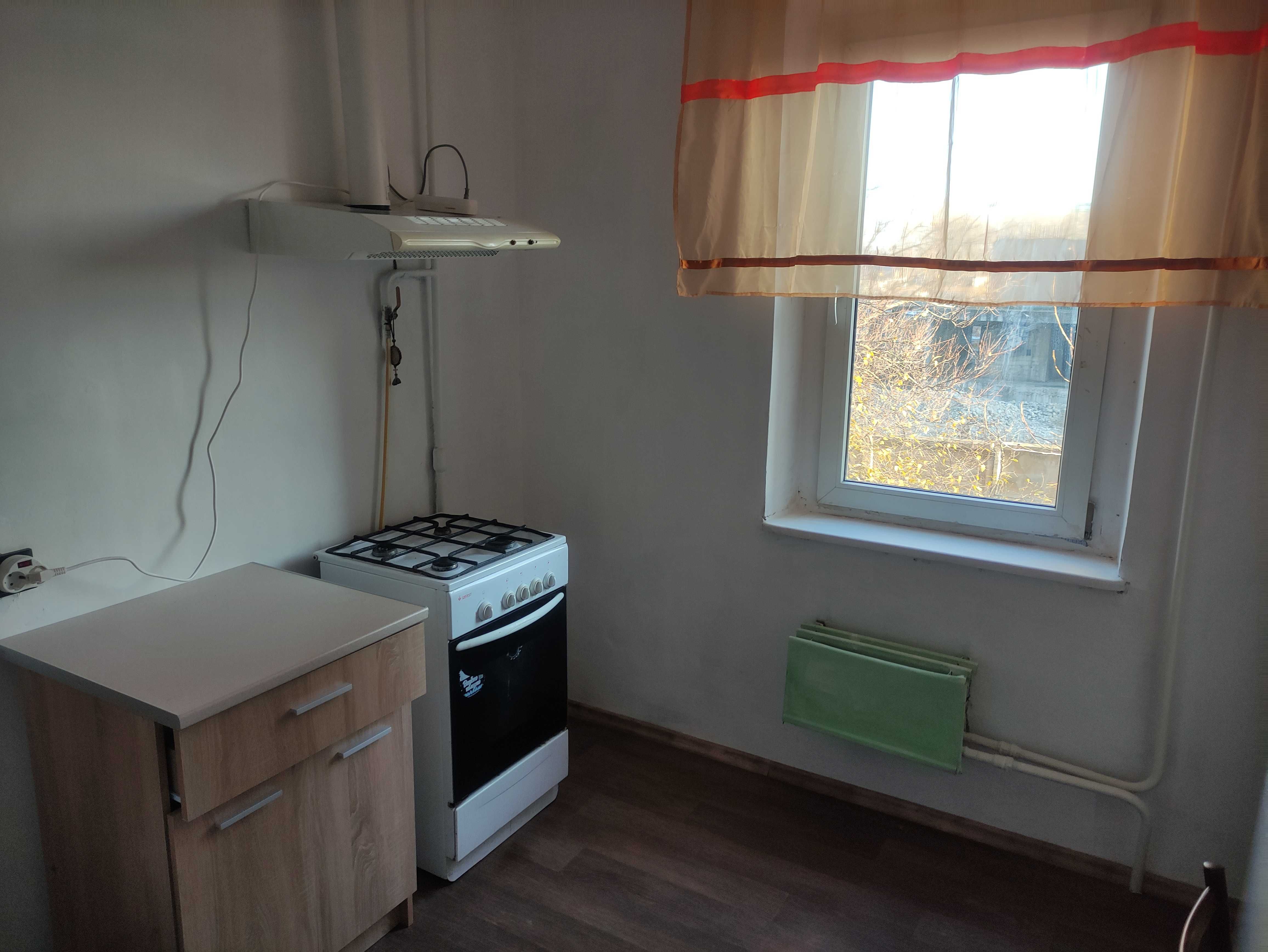 Продам квартиру 2 кімнатну.
