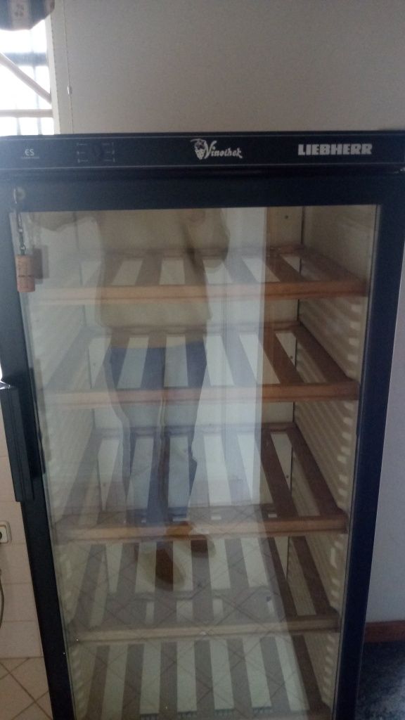 Refrigerador de vinhos