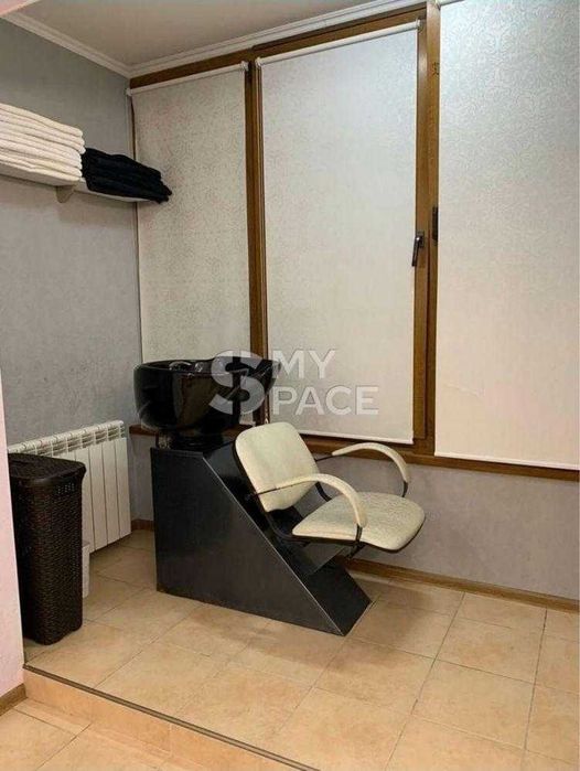 Салон Краси НА ПРОДАЖ! Миколи Бажана. 78 метрів