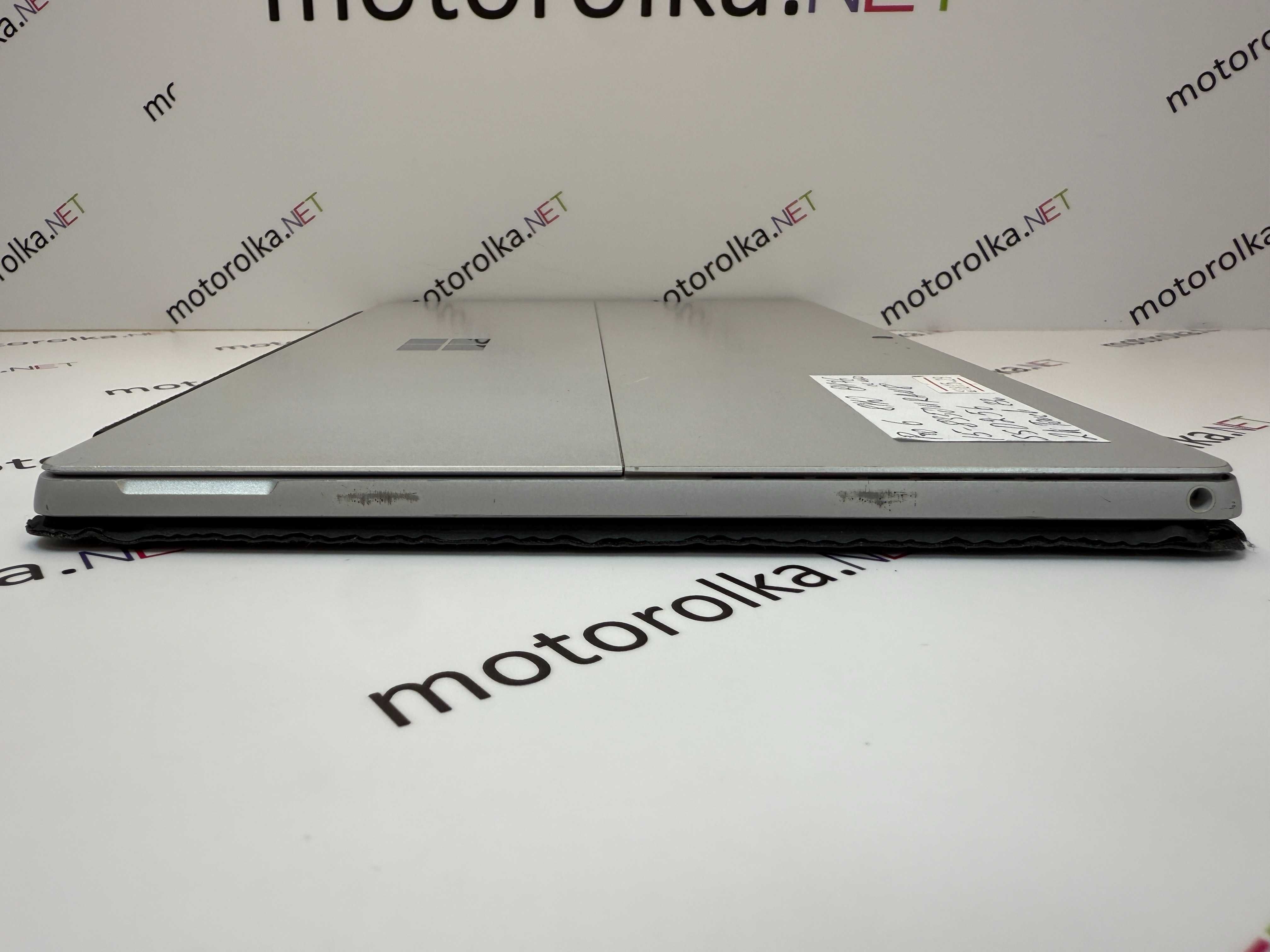 Ноутбук планшет Microsoft Surface Pro 6 12,3" 2K/i5-8350u/8 RAM/256
