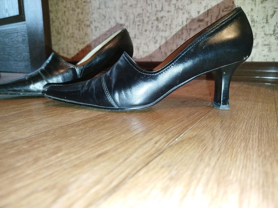 Чорні шкіряні туфлі з квадратним носком, розмір 38