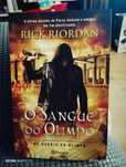 "O Sangue do Olimpo"- Rick Riordan.