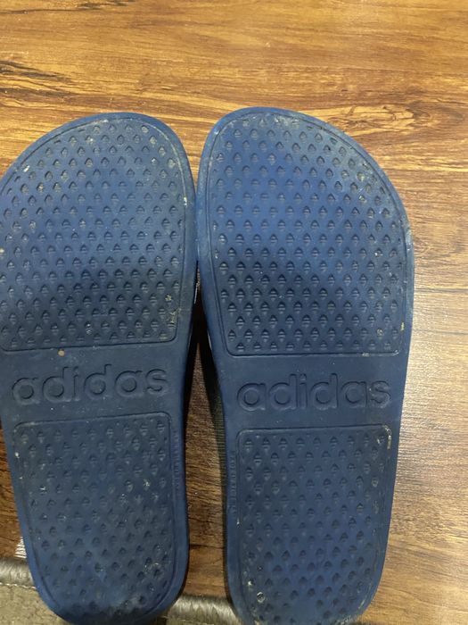 продам тапки ADIDAS