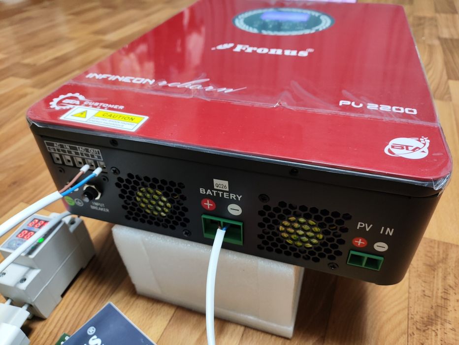 fronus pv2200 гібридний інвертор 12в 1.8кВт