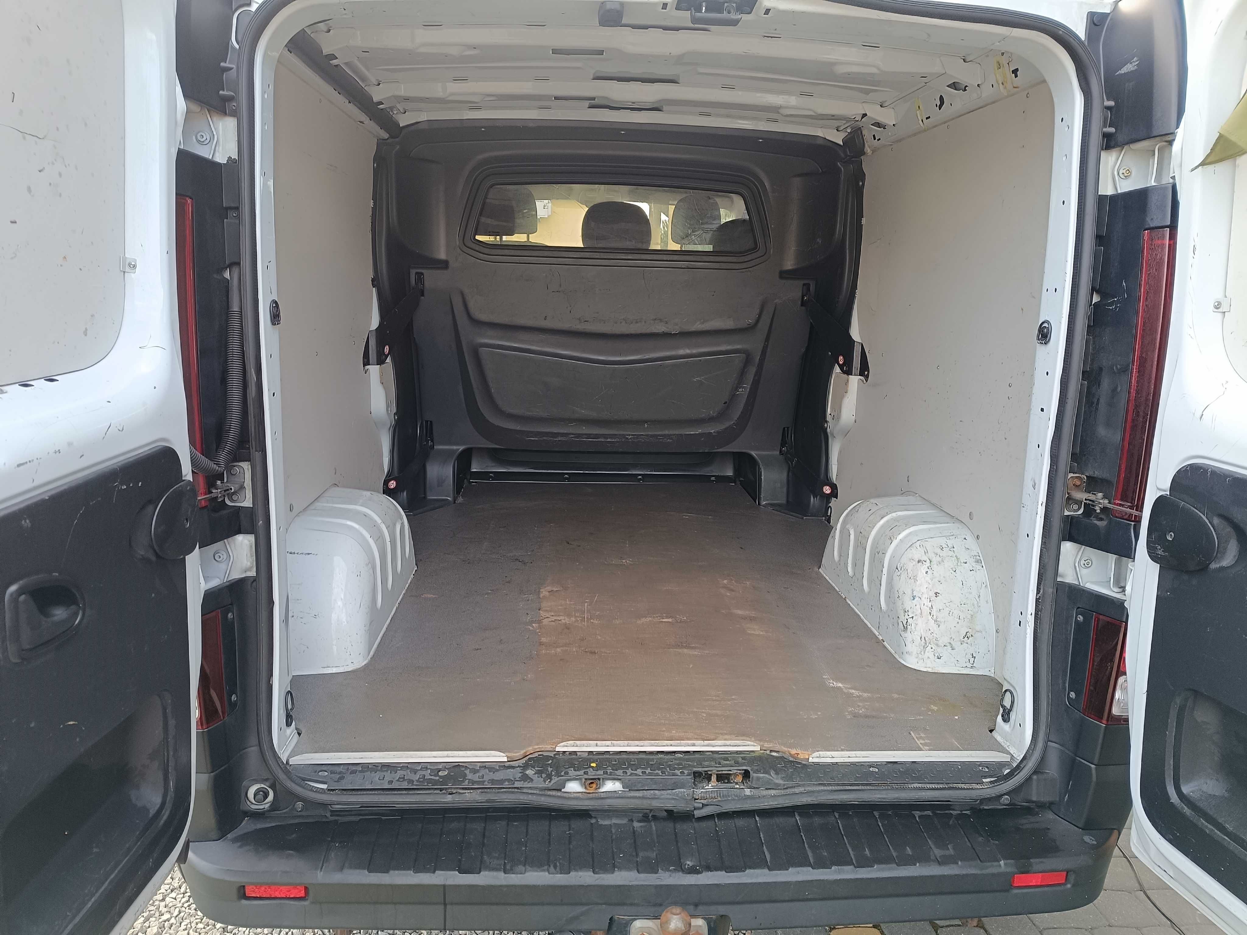 Opel Vivaro B L2H1 1,6 CDTI 2018 r dubel kabina opłacony klima hak