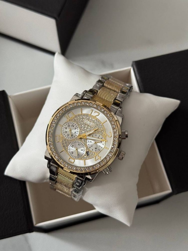 Жіночий наручний годинник Guess silver зі стразами