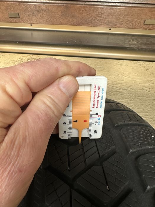 Opony zimowe Uniroyal Winter Expert dot 2022 7,5mm