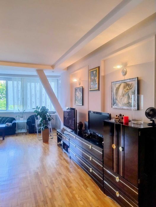 Продам простору 3-кімнатну квартиру  Аркадіївська Гоголя Центр 150кв.м