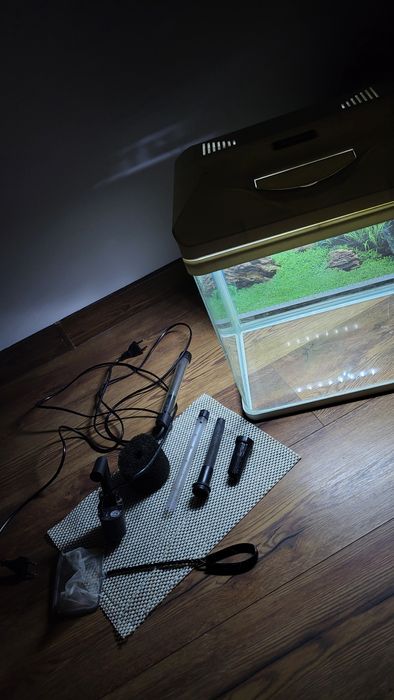 Akwarium z zaokrąglonymi narożnikami (zestwaw)